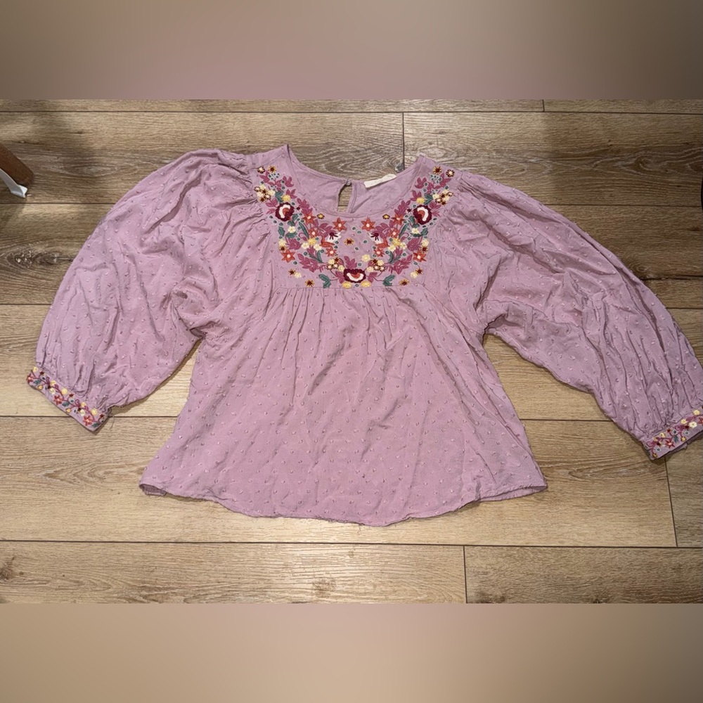 Solitaire Mauve Floral Embroidered Women’s Blouse size Large